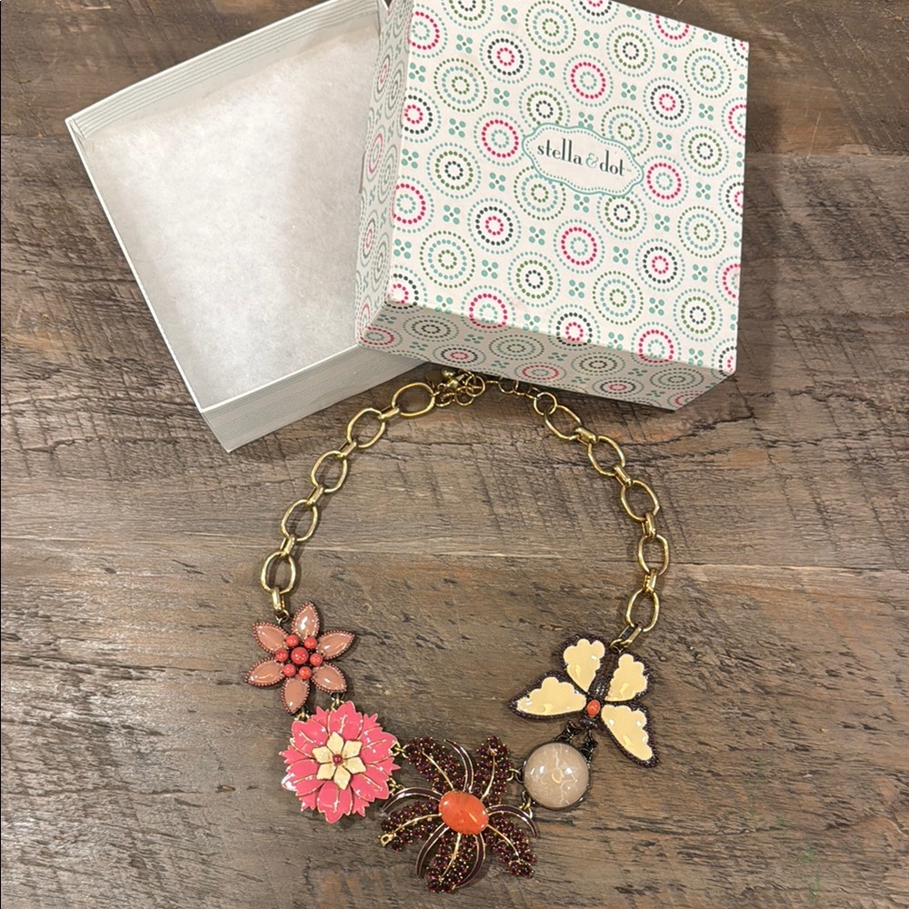 Stella & Dot Floral and Butterfly Necklace - Gold and Pink